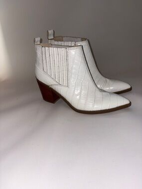 Marc Fisher Rental 2 White Croc-Embossed Pointed Toe Ankle Boots Size 7